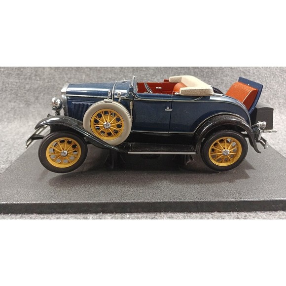 1931 Ford Sedan Model A 1:18-scale Diecast Car Motor City Classics IMPERFECT - Picture 2 of 16